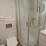 Woodstone דירה קרפאז'