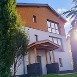 Woodstone דירה קרפאז'