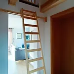 דירה Woodstone קרפאז'