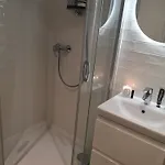 Woodstone דירה קרפאז'